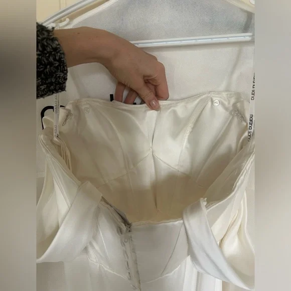 NEW NEVER WORN Silk Wedding Dress - Picture 9 of 10